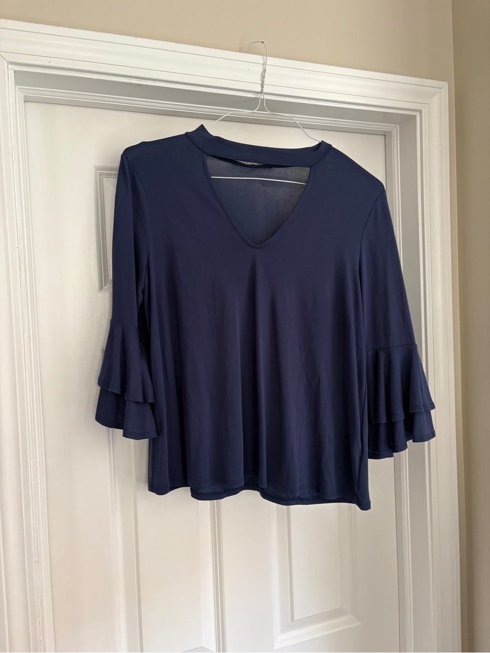 Francesca’s Miami Ruffle Navy Blouse Women’s Medium Feminine Flowy Top